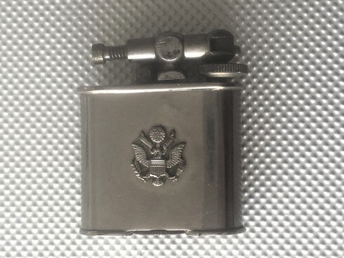 Briquet ancien avec blason - , us